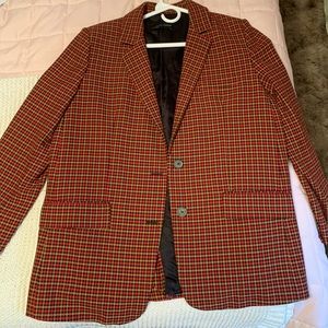 Structured blazer. Such a cute fit!